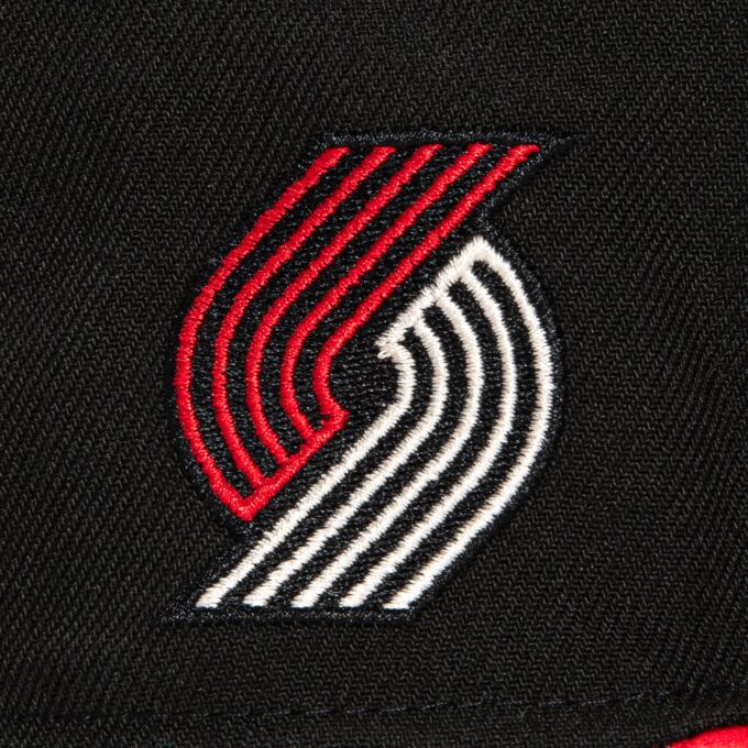 New Era 59Fifty 2023 City Portland Trail Blazers Logo Patch Hat – Black, Red Plaid Fashion