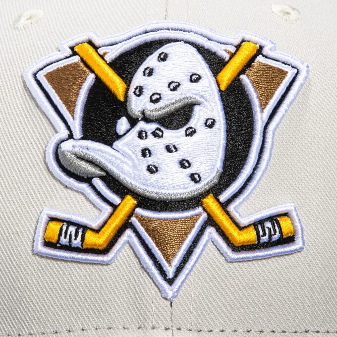 Mitchell & Ness Anaheim Ducks 25th Anniversary Patch Hat – White, Black Online now